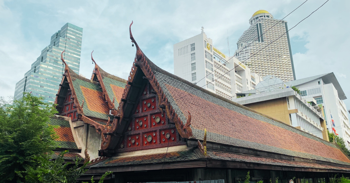 Quatro ângulos das muitas faces da cidade de Bangkok